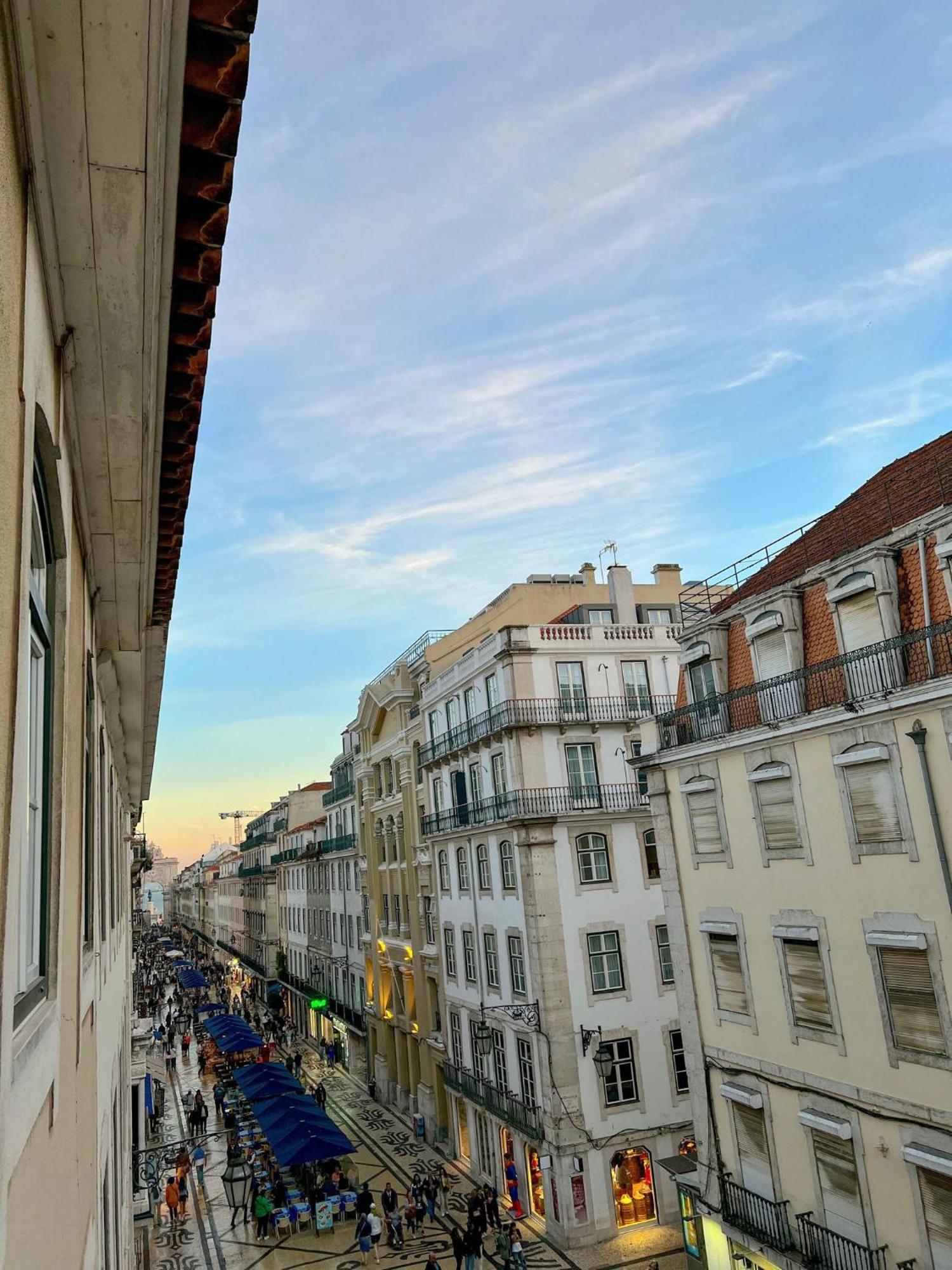 Cozy Room With Privative Bathroom On Rua Augusta Lisbon Exterior photo